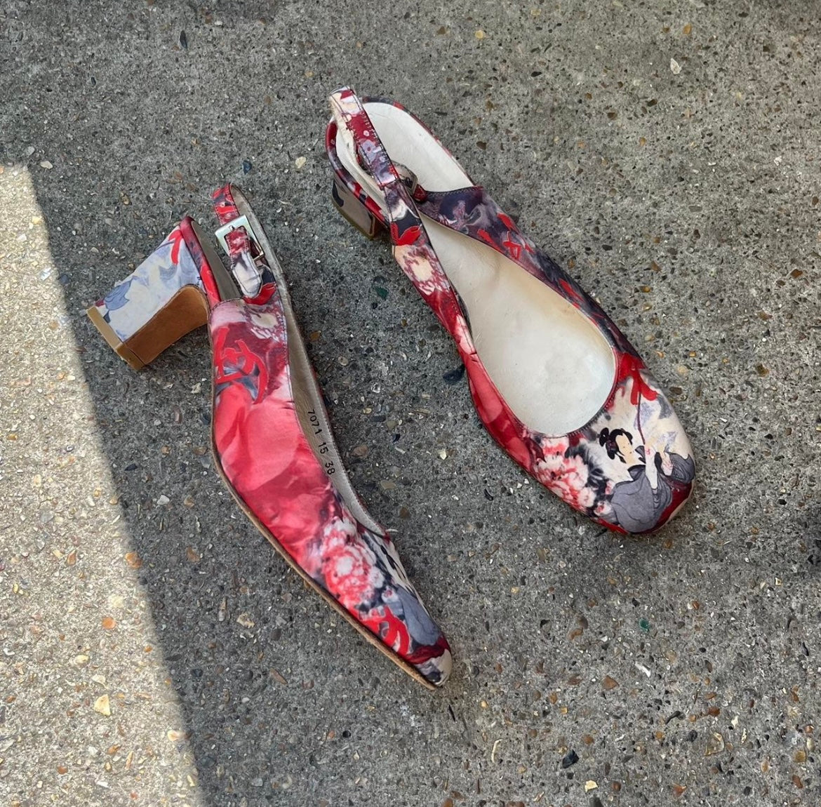 Vintage silk print heels size UK 5