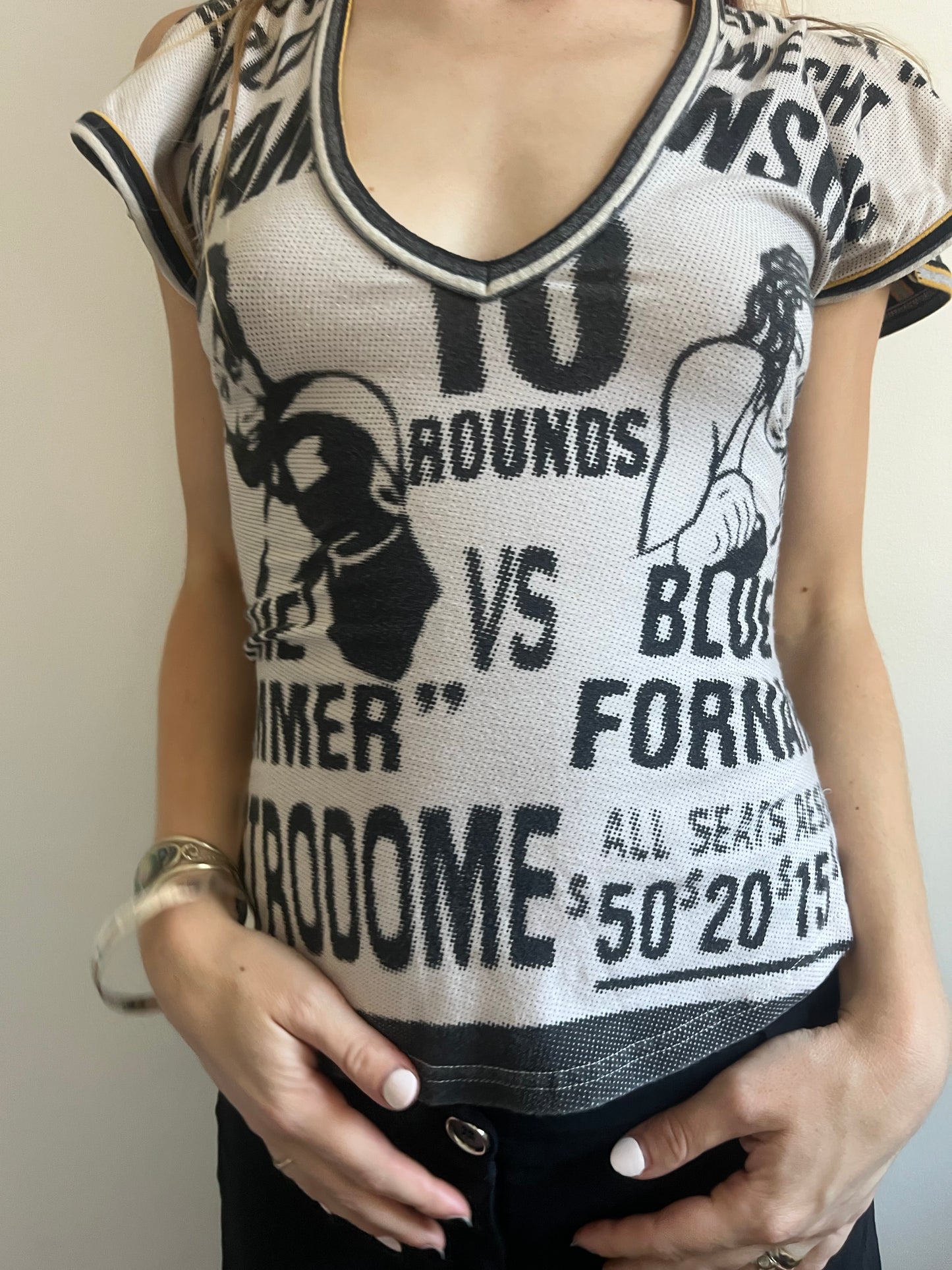 Fornarina y2k graphic stripy v neck tshirt